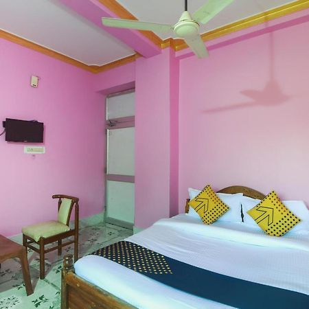 Spot On 65043 Hotel Kalinga Palace Kendrapara Dış mekan fotoğraf
